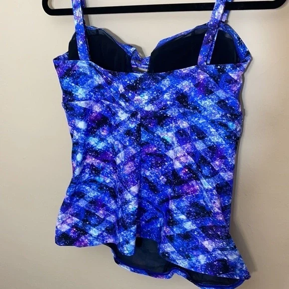 Torrid 0 GEO SPACE LATTICE RUCHED TANKINI TOP